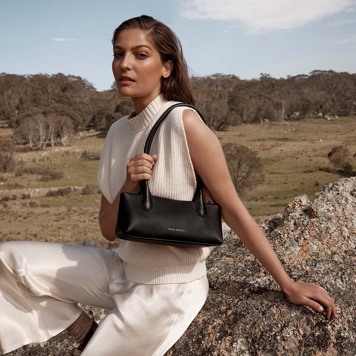 The Lost Bag - Black - Image 9